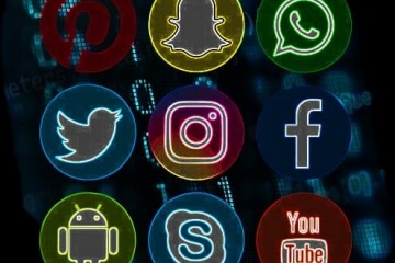 Çocuklarımıza Kızıyoruz ama esas biz Vazgeçemiyoruz.